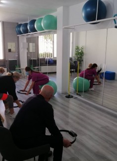 1 mes taller de adultos, ejercicio terapéutico y cognitivo (sujeto a disponibilidad sábados). Mayores de 60 años